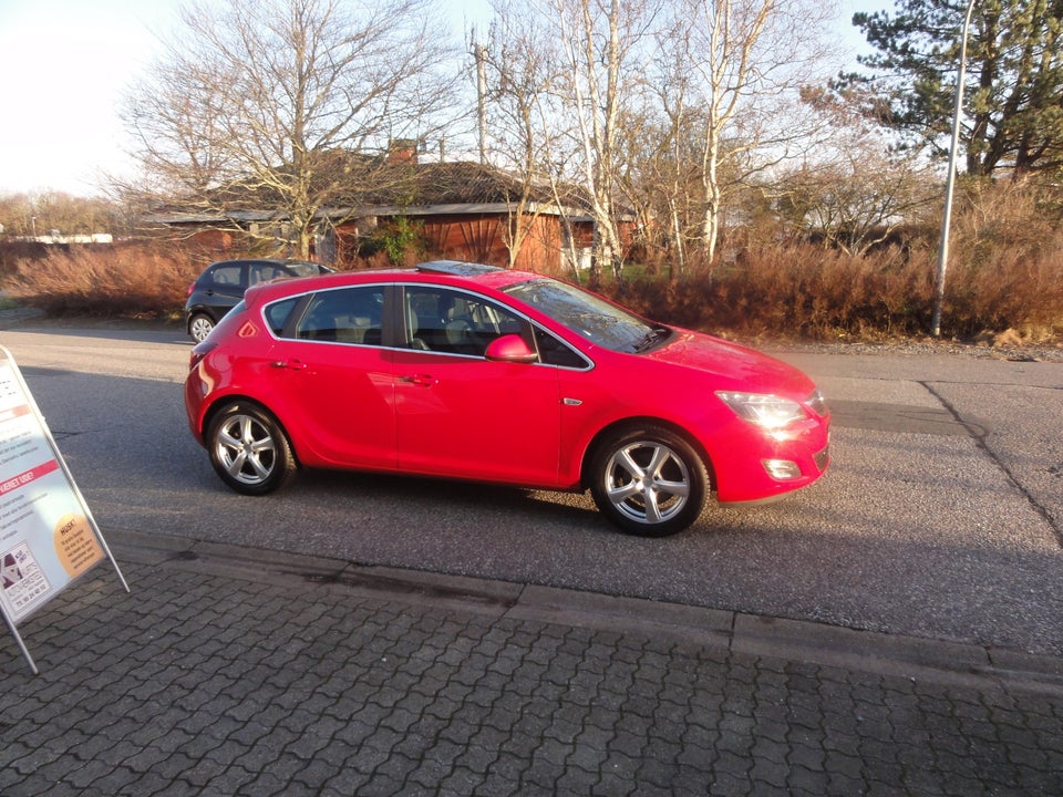 Opel Astra 1,6 T 180 Sport 5d