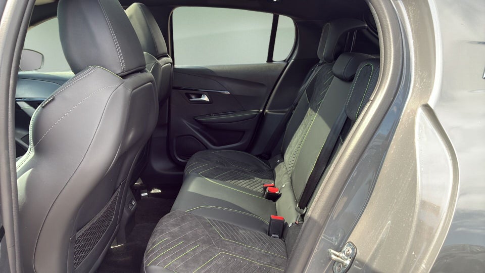 Peugeot e-208 54 GT Pack 5d