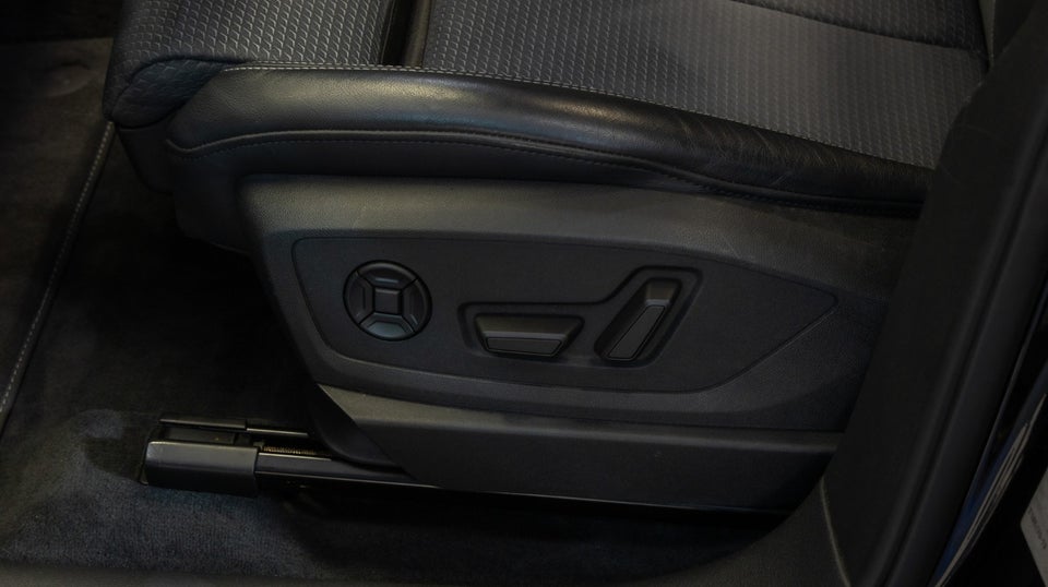 Audi e-tron 55 S-line quattro 5d