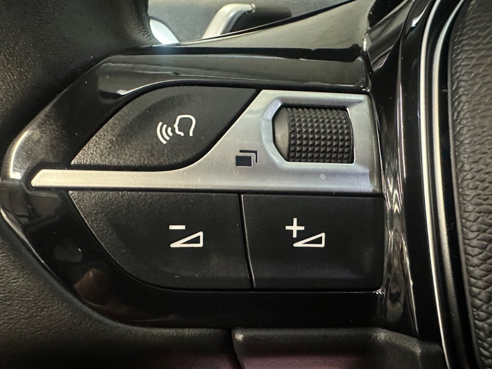 Peugeot 3008 1,6 Hybrid Allure Pack EAT8 5d
