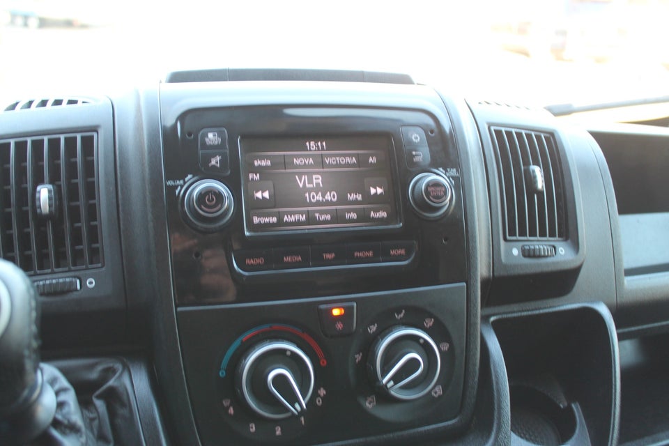 Peugeot Boxer 333 2,2 BlueHDi 140 L3H2 Premium