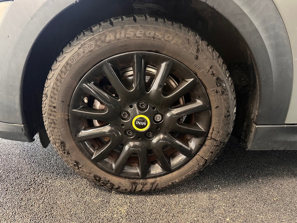 MINI Cooper SE Classic Trim 3d