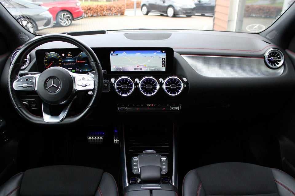 Mercedes EQA300 AMG Line 4Matic 5d