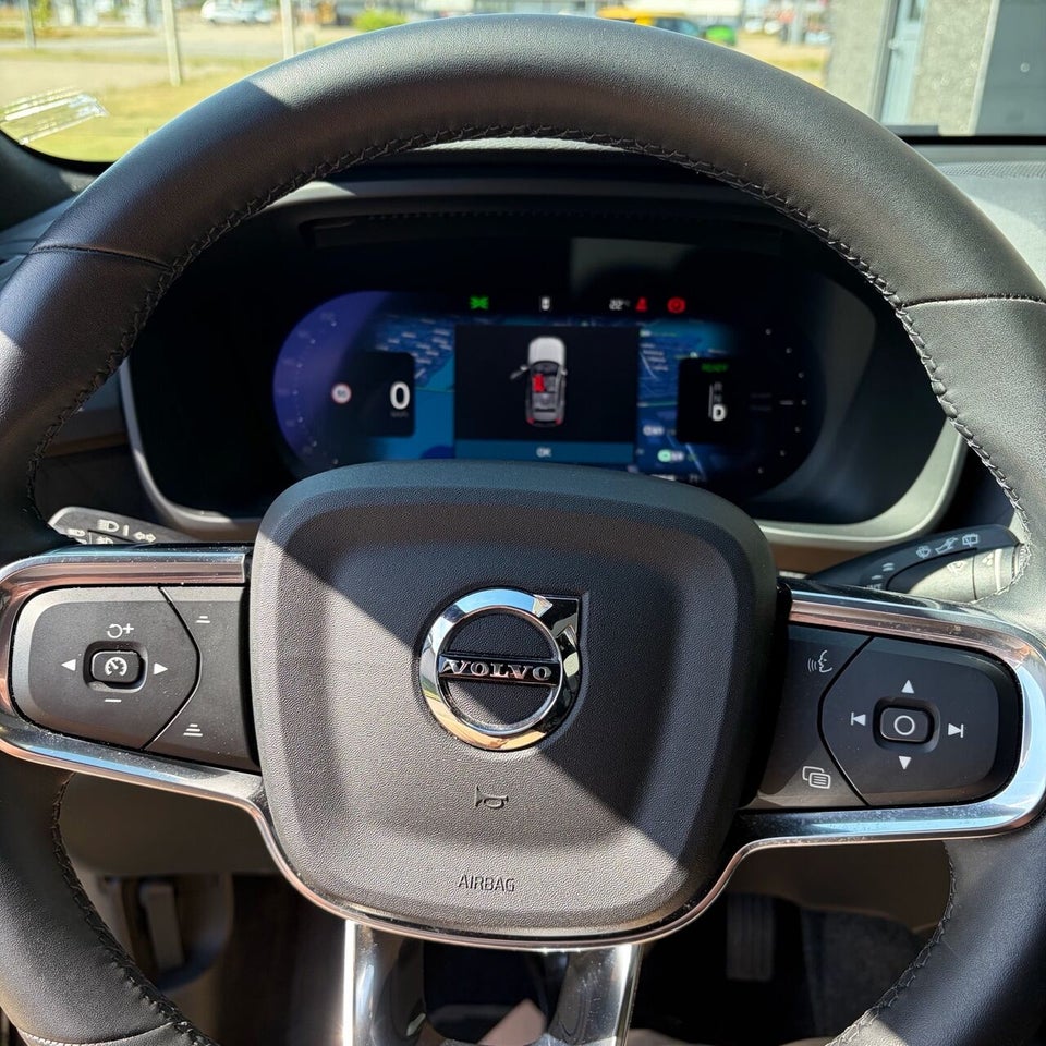 Volvo EX40 Twin Performance Ultra 5d
