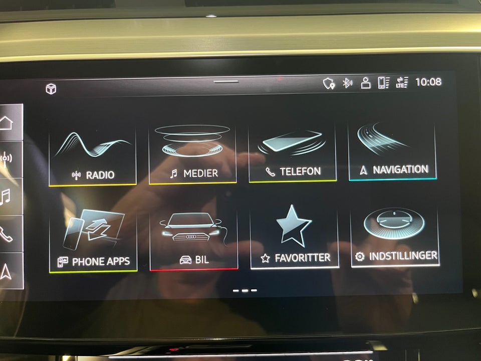 Audi Q8 e-tron 50 S-line quattro 5d