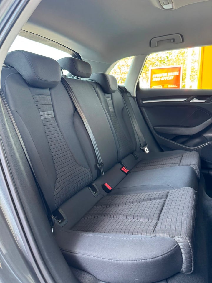 Audi A3 1,4 TFSi 150 Ambiente Sportback 5d