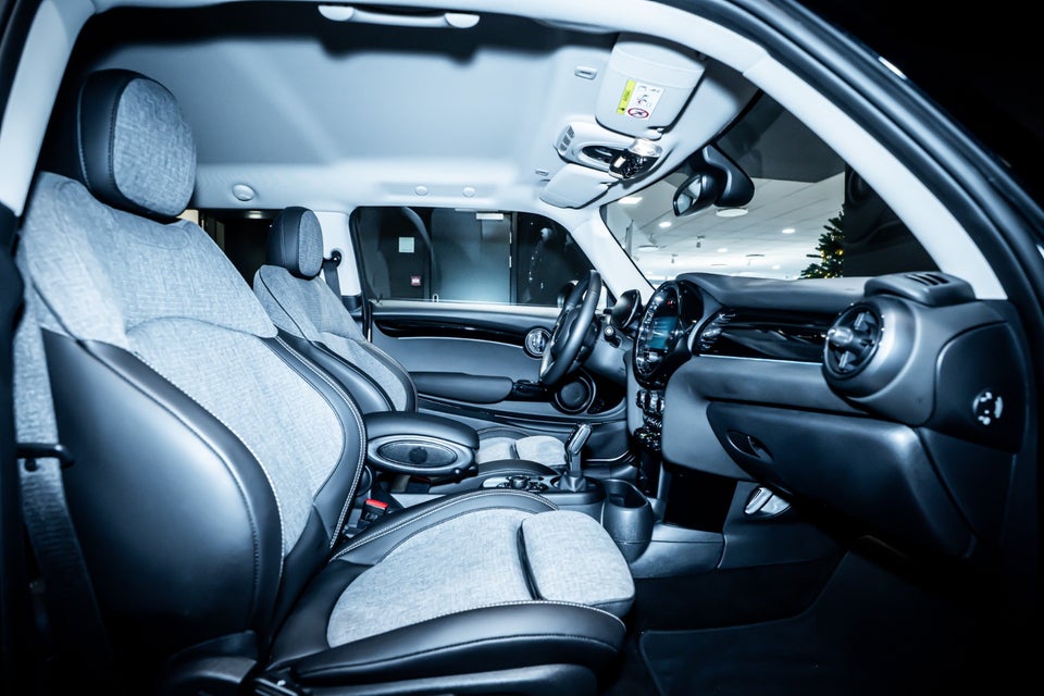 MINI Cooper SE Classic Trim 3d