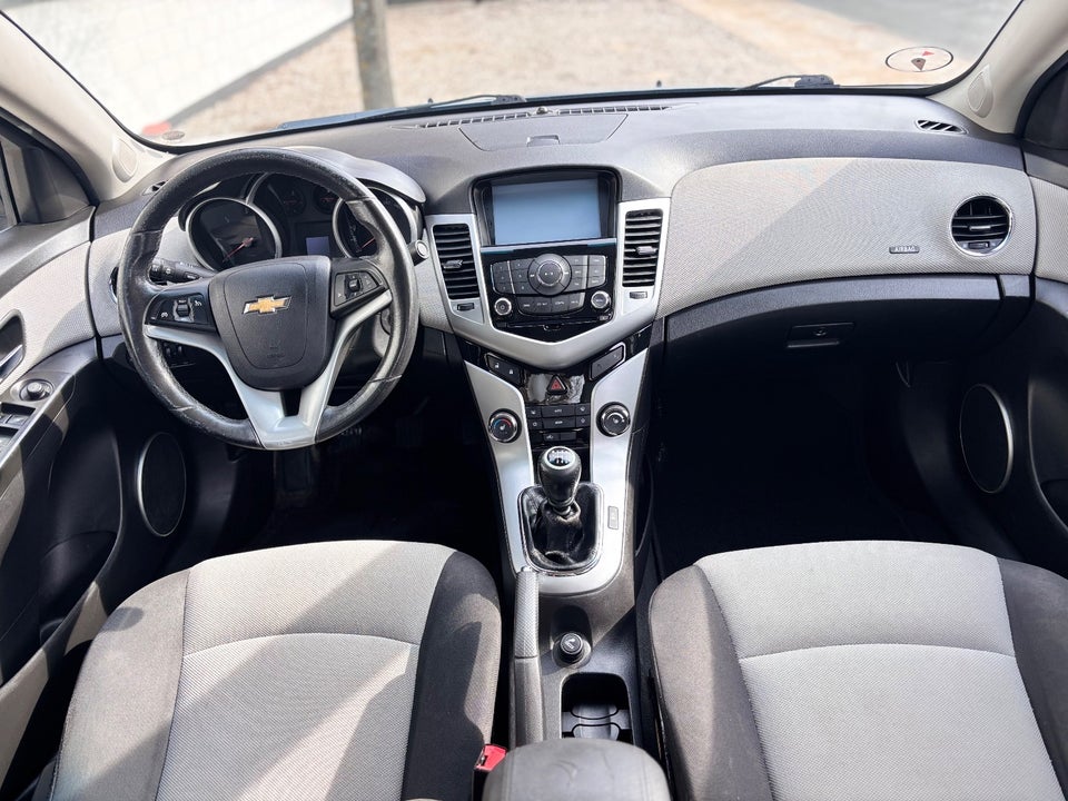 Chevrolet Cruze 2,0 VCDi 163 LS 4d