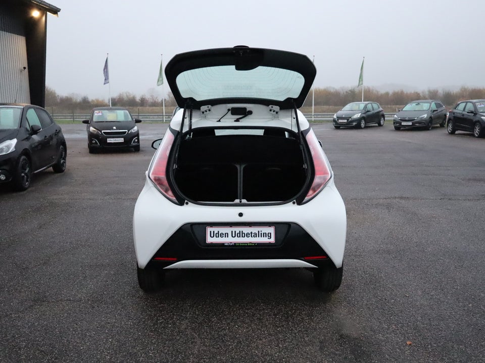Toyota Aygo 1,0 VVT-i x-clusiv 5d