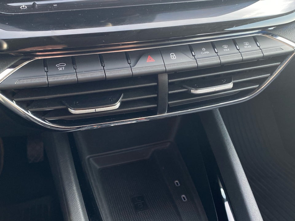 Skoda Octavia 2,0 TDi 150 First Edition Combi DSG 5d