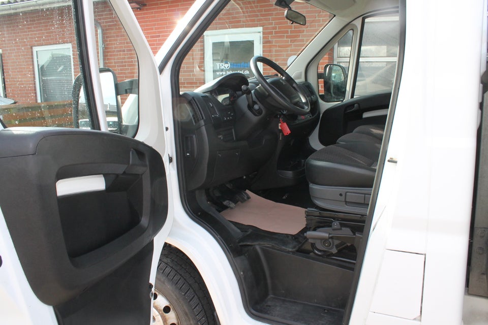 Peugeot Boxer 335 2,2 BlueHDi 165 L3 Plus 2d