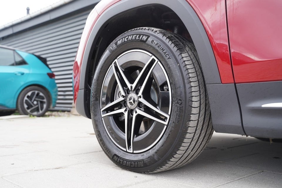 Mercedes EQB300 AMG Line 4Matic 5d