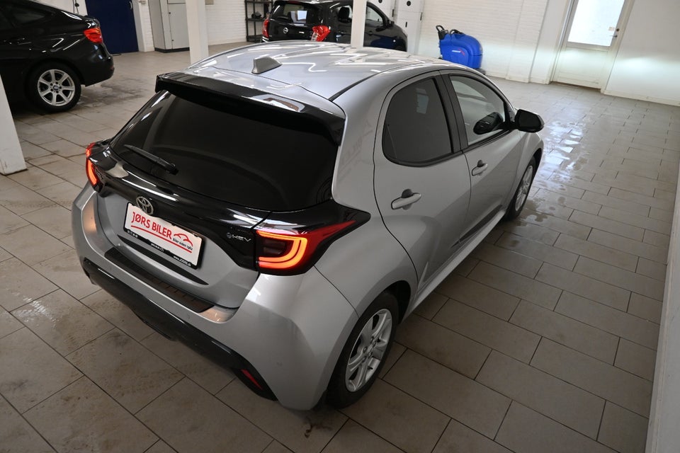 Toyota Yaris 1,5 Hybrid Executive e-CVT 5d