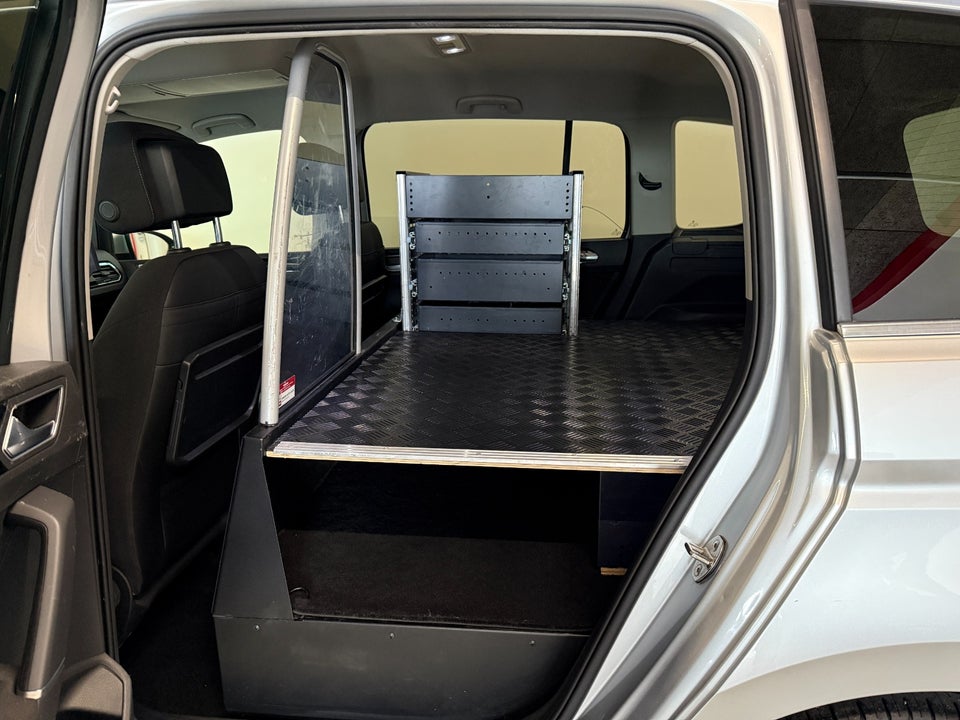 VW Touran 2,0 TDi 150 Highline DSG Van 5d