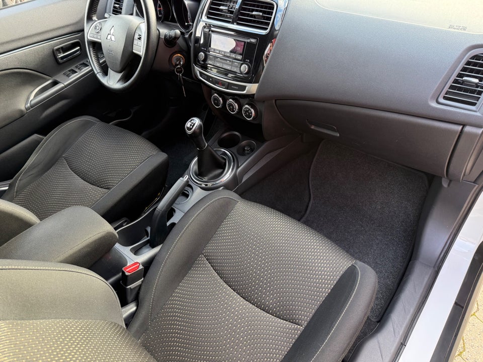 Mitsubishi ASX 1,6 Invite 5d