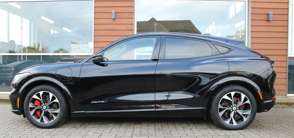 Ford Mustang Mach-E 88 Extended Range AWD 5d