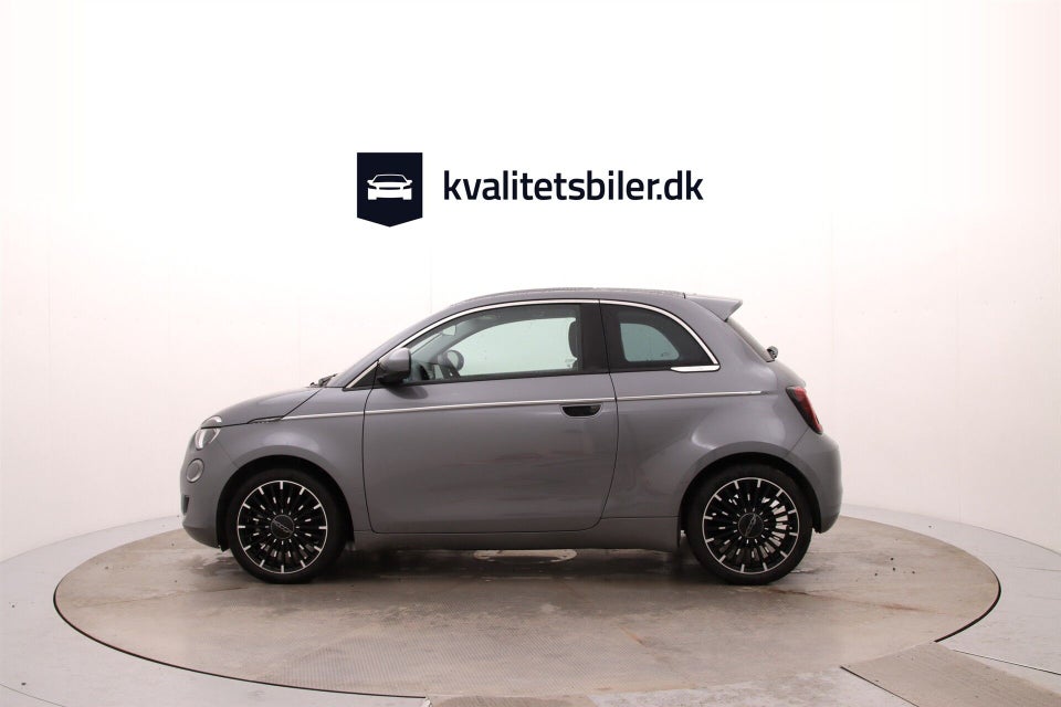 Fiat 500e 42 Icon 3d