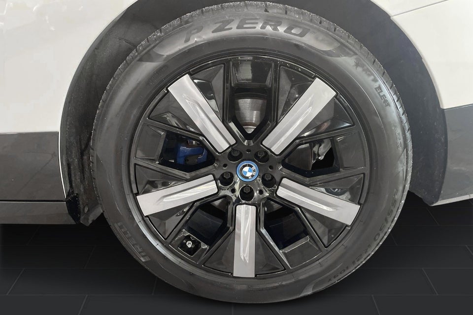 BMW iX xDrive40 Sport 5d