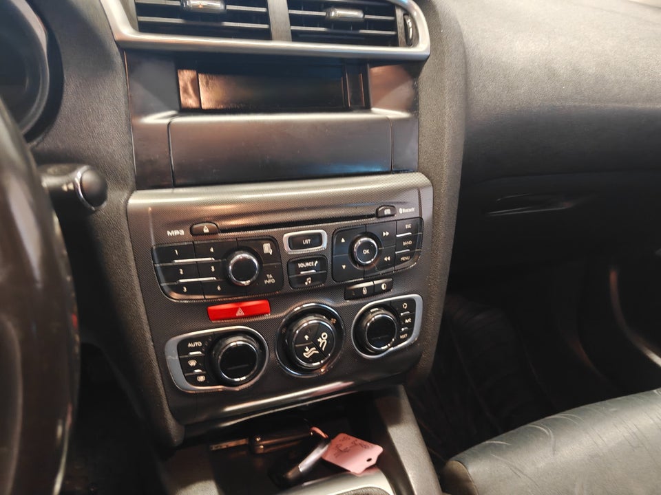 Citroën C4 1,6 HDi 90 Attraction 5d