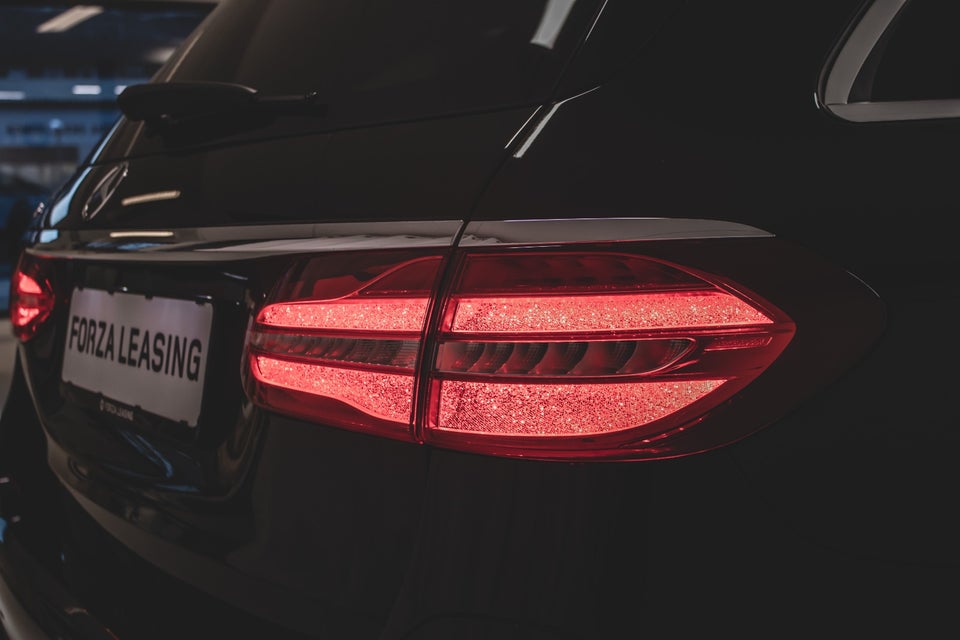 Mercedes E300 de 2,0 Advantage stc. aut. 5d