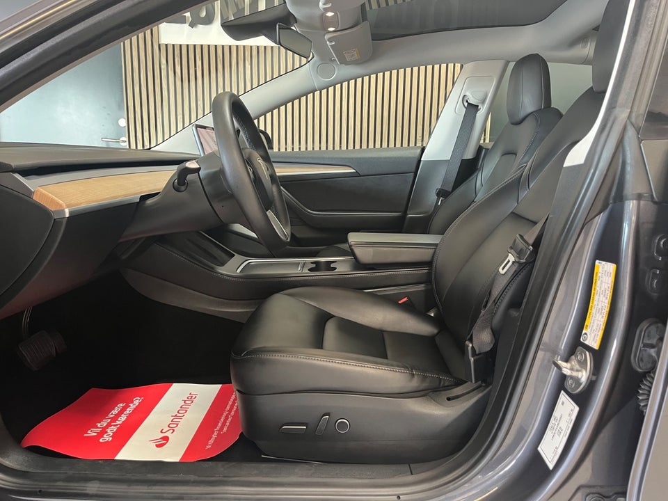 Tesla Model 3 Standard Range+ RWD 4d