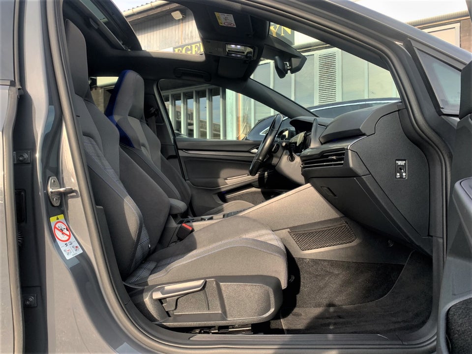 VW Golf VIII 1,4 GTE DSG 5d