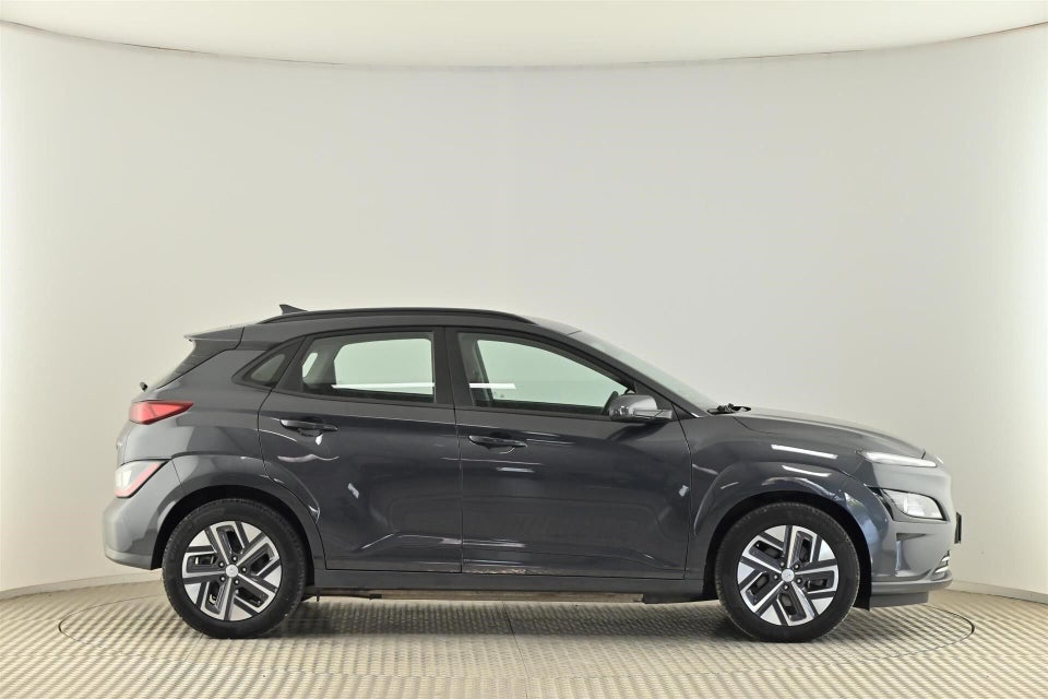 Hyundai Kona 64 EV Essential 5d