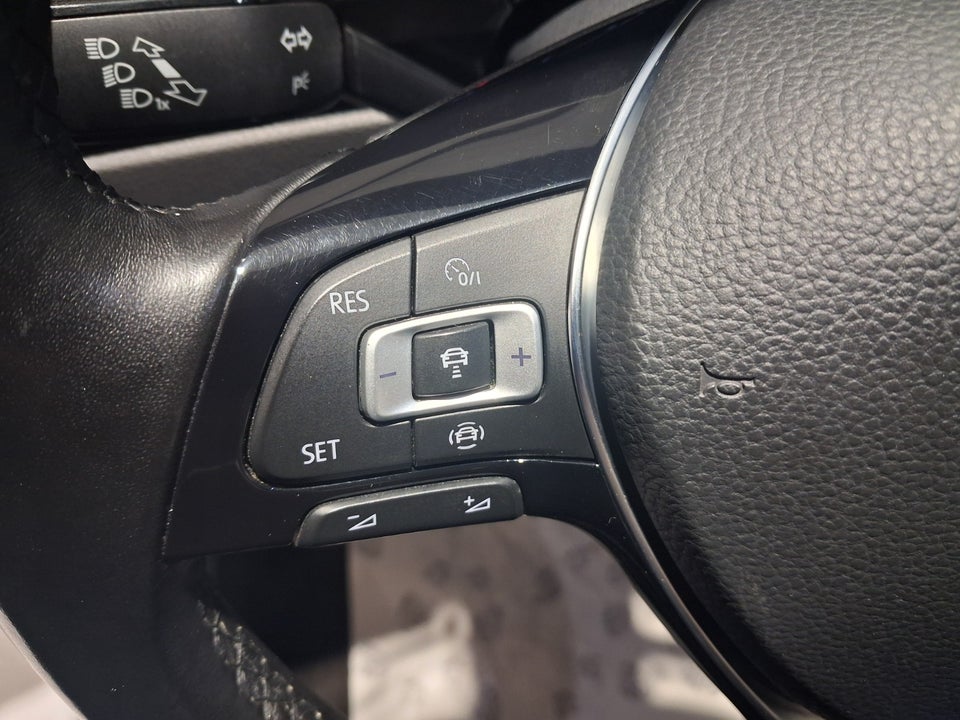 VW Touran 2,0 TDi 150 Comfortline DSG Van 5d