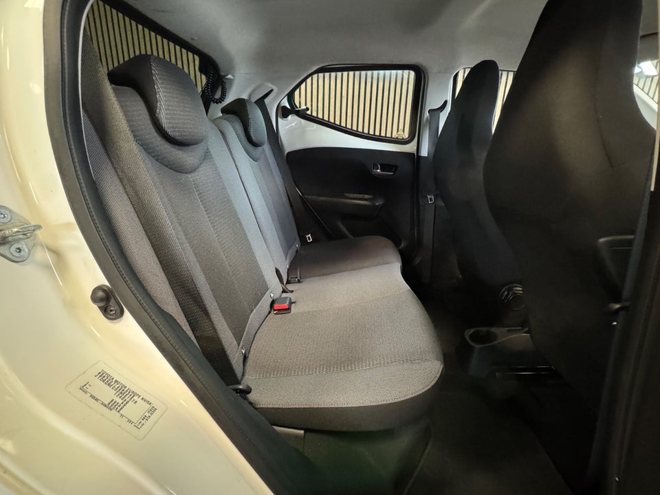 Toyota Aygo 1,0 VVT-i x-press 5d