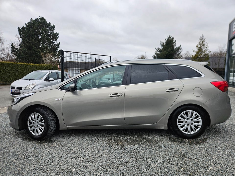 Kia Ceed 1,6 CRDi 128 Premium SW 5d