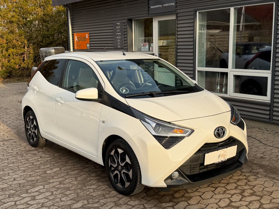 Toyota Aygo 1,0 VVT-i x-press 5d