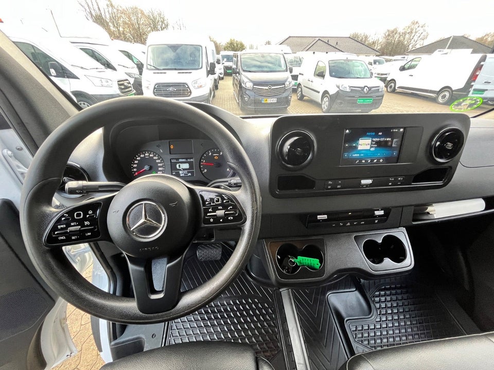 Mercedes Sprinter 317 2,0 CDi A4 Kassevogn aut. RWD