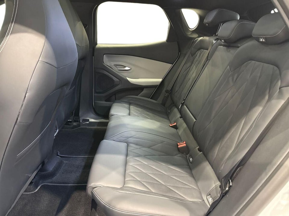 Ford Capri 82 Premium Extended Range 5d