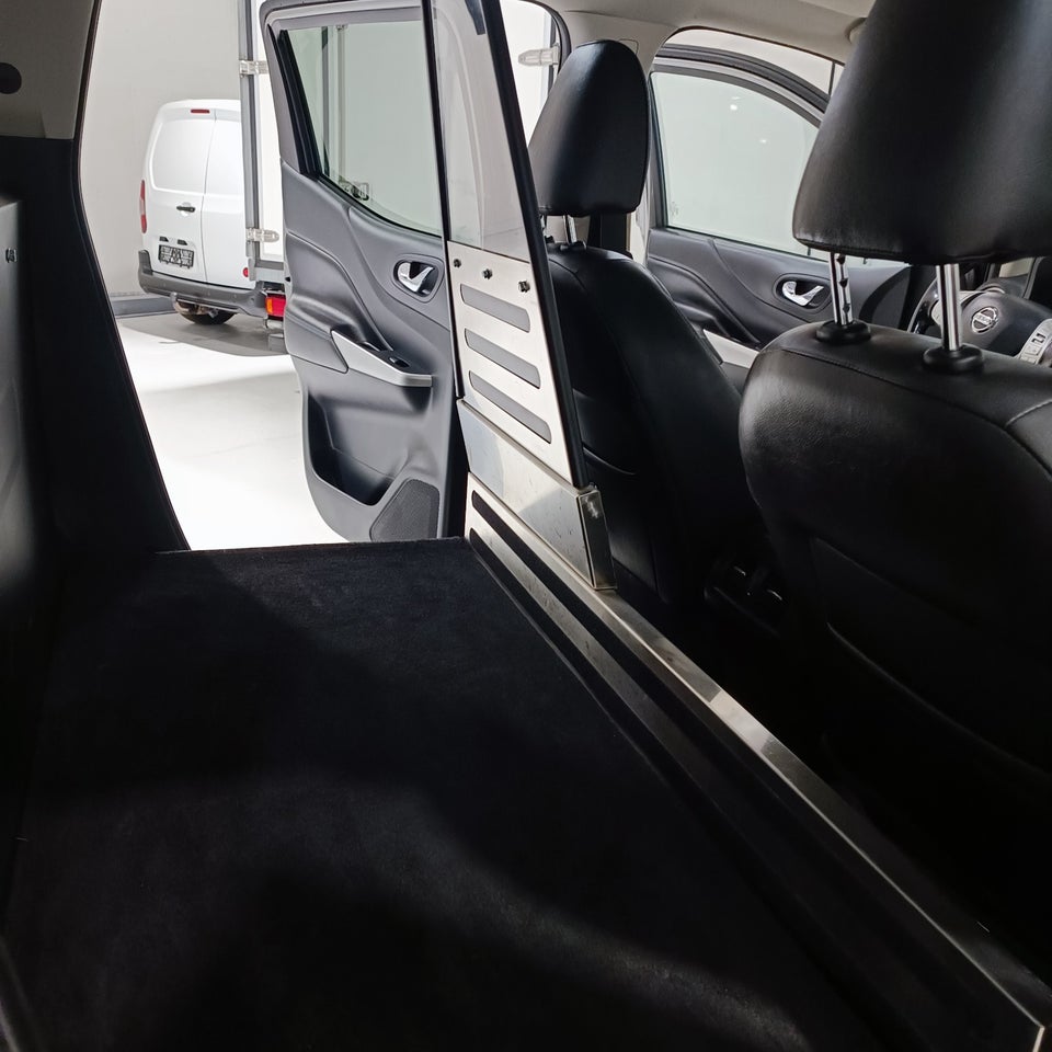 Nissan Navara 2,3 dCi 190 Db.Kab N-Guard aut. 4d