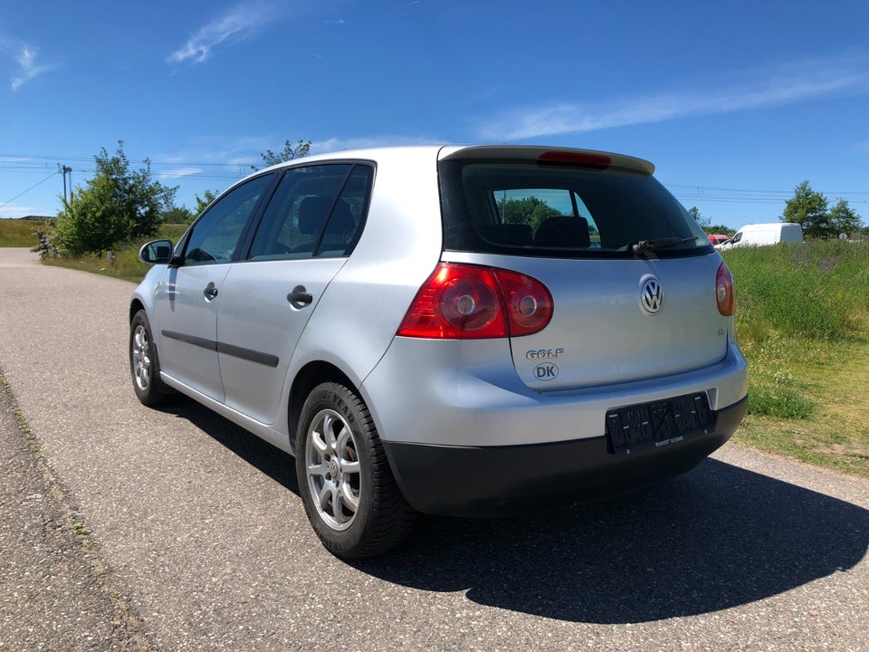 VW Golf V 1,6 Comfortline 5d