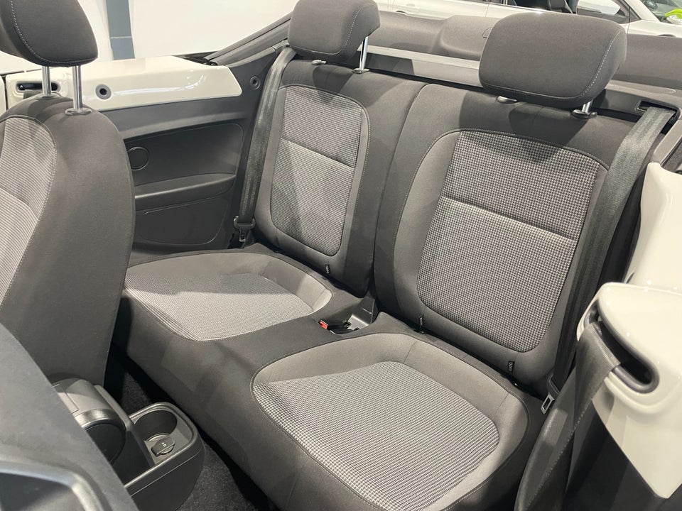 VW The Beetle 1,2 TSi 105 Design Cabriolet 2d