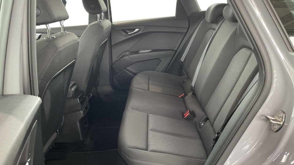 Audi Q4 e-tron 40  5d