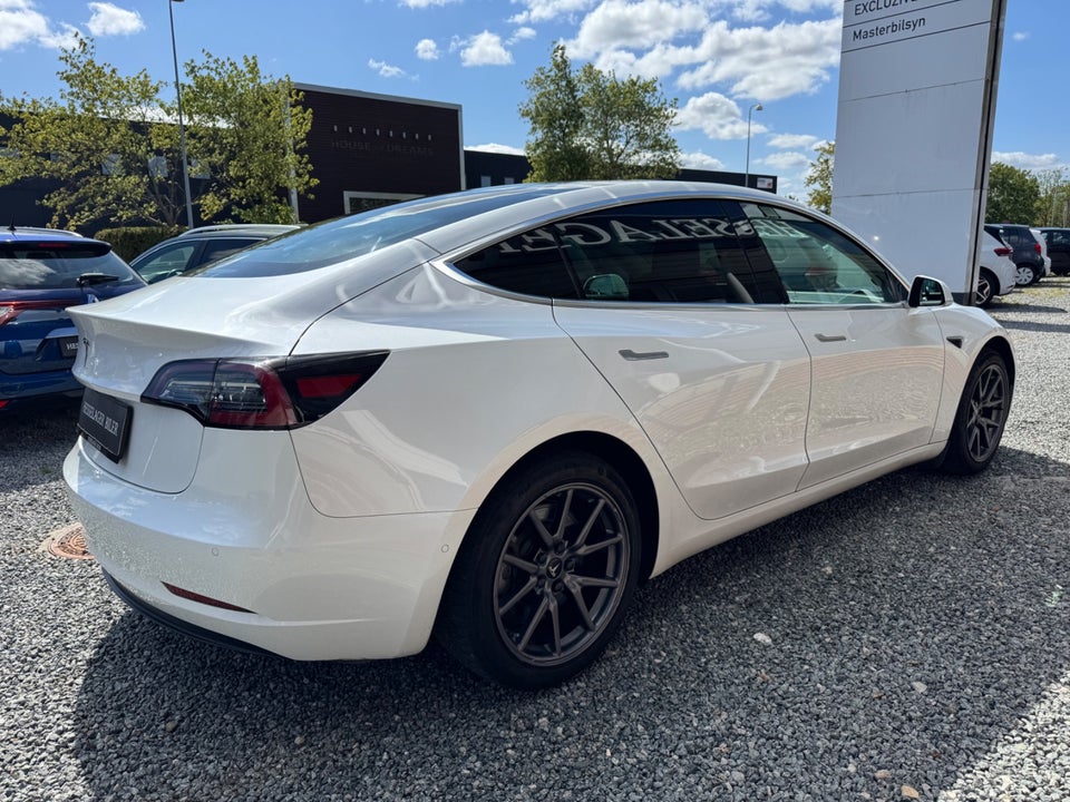 Tesla Model 3 Standard Range+ RWD 4d