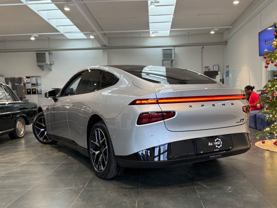 Xpeng P7 Performance 4d