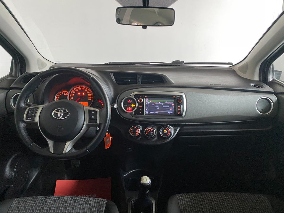 Toyota Yaris 1,0 VVT-i T1 5d