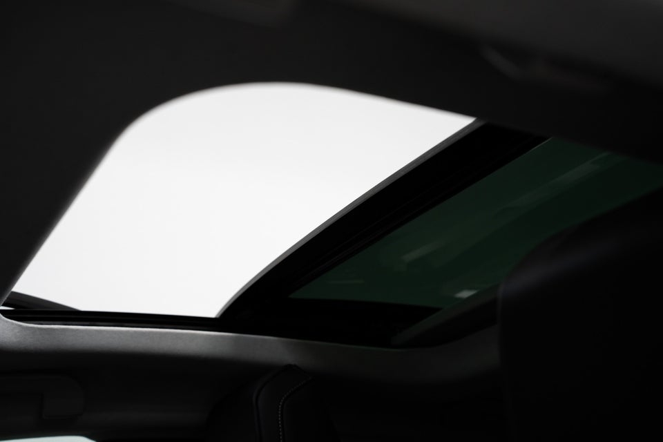 Citroën ë-C4 X 50 Shine 4d