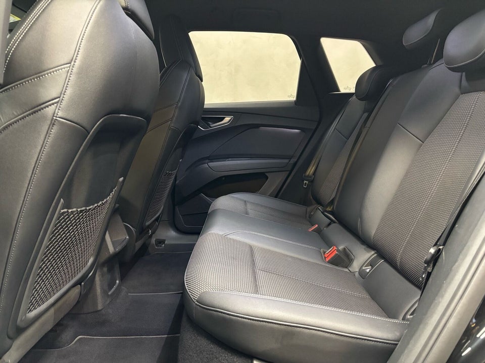 Audi Q4 e-tron 40 S-line 5d