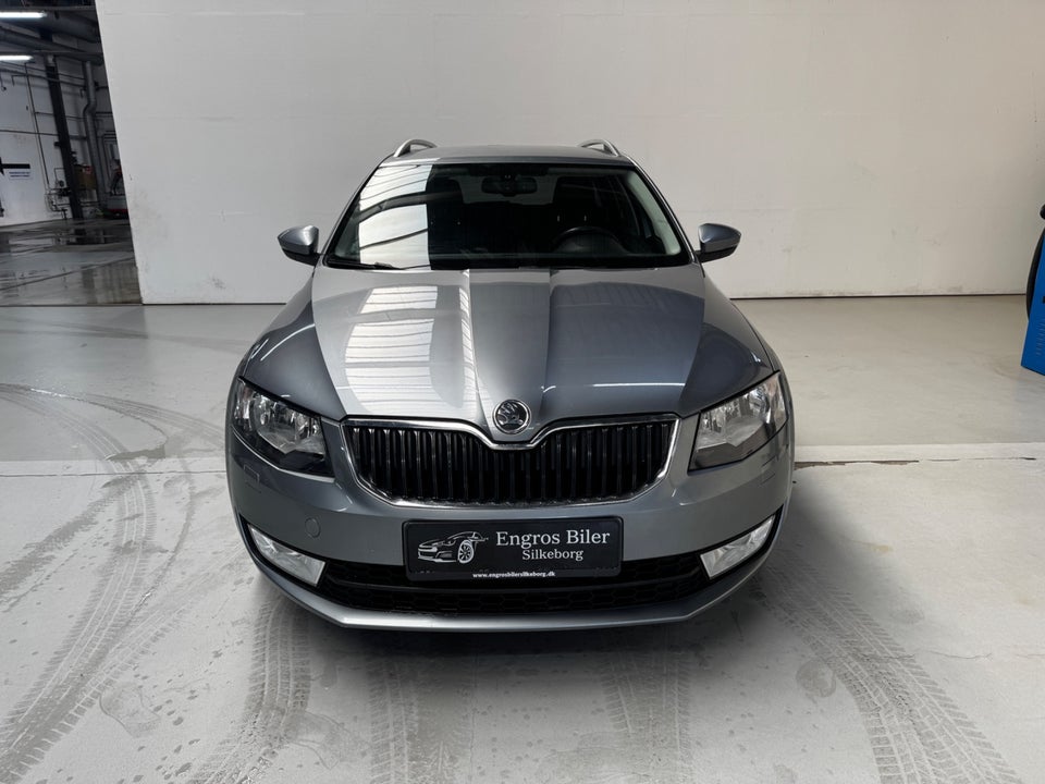 Skoda Octavia 1,6 TDi 105 Elegance 5d