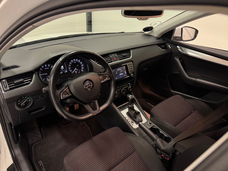 Skoda Octavia 2,0 TDi 150 Ambition Combi DSG 5d