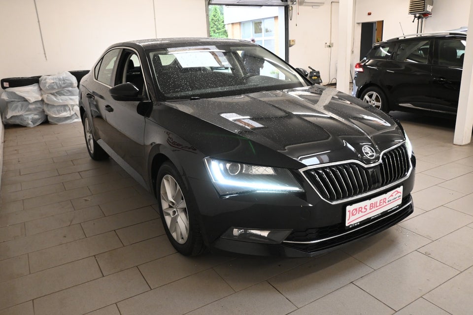 Skoda Superb 1,6 TDi 120 Style DSG 5d