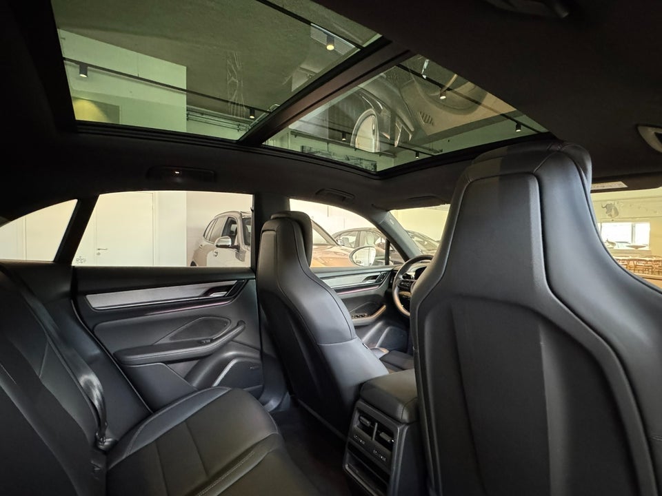 Porsche Macan 4 5d