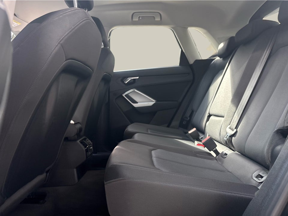 Audi Q3 35 TFSi Advanced Prestige S-tr. 5d