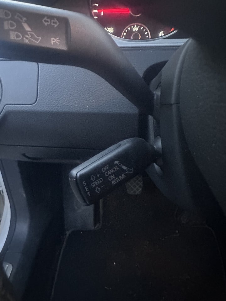 VW Passat 2,0 TDi 140 Highline Variant BMT 5d