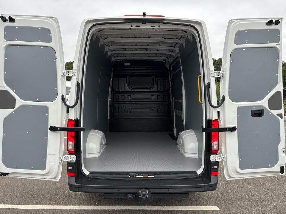VW Crafter 35 2,0 TDi 177 Kassevogn L3H3 aut.