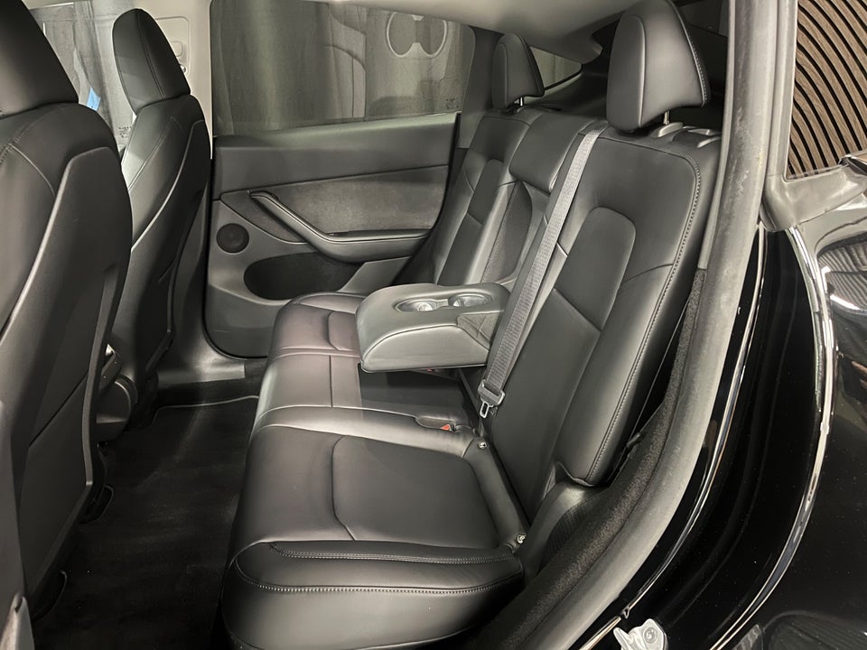 Tesla Model Y Long Range RWD 5d